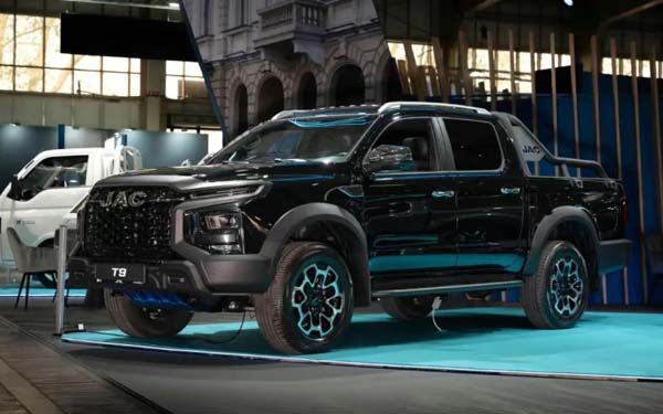 JAC Shines at 2025 Poznań Motor Show