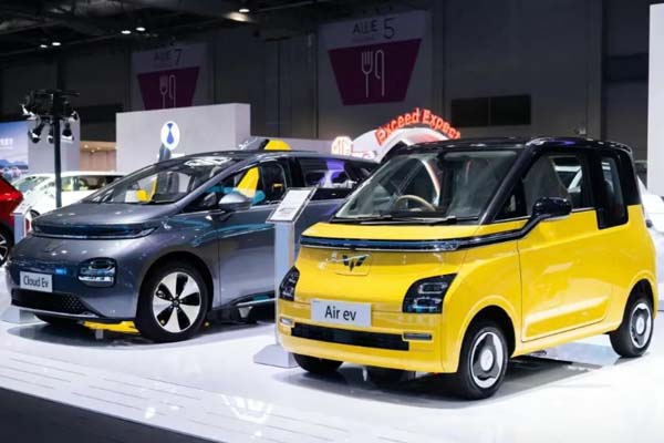 SAIC-GM-Wuling Debuts Two Electric Vehicles at Hong Kong Auto Show